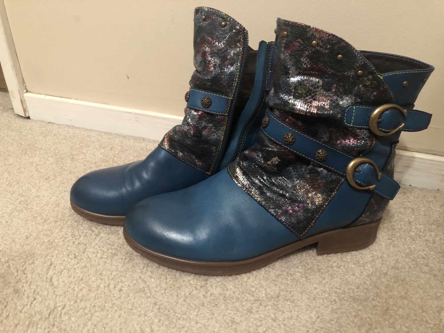 Customer photo review of Retro Painted Buckle Flat Shoes