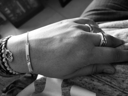 Customer photo review of Pulsera Minimal Personalizada