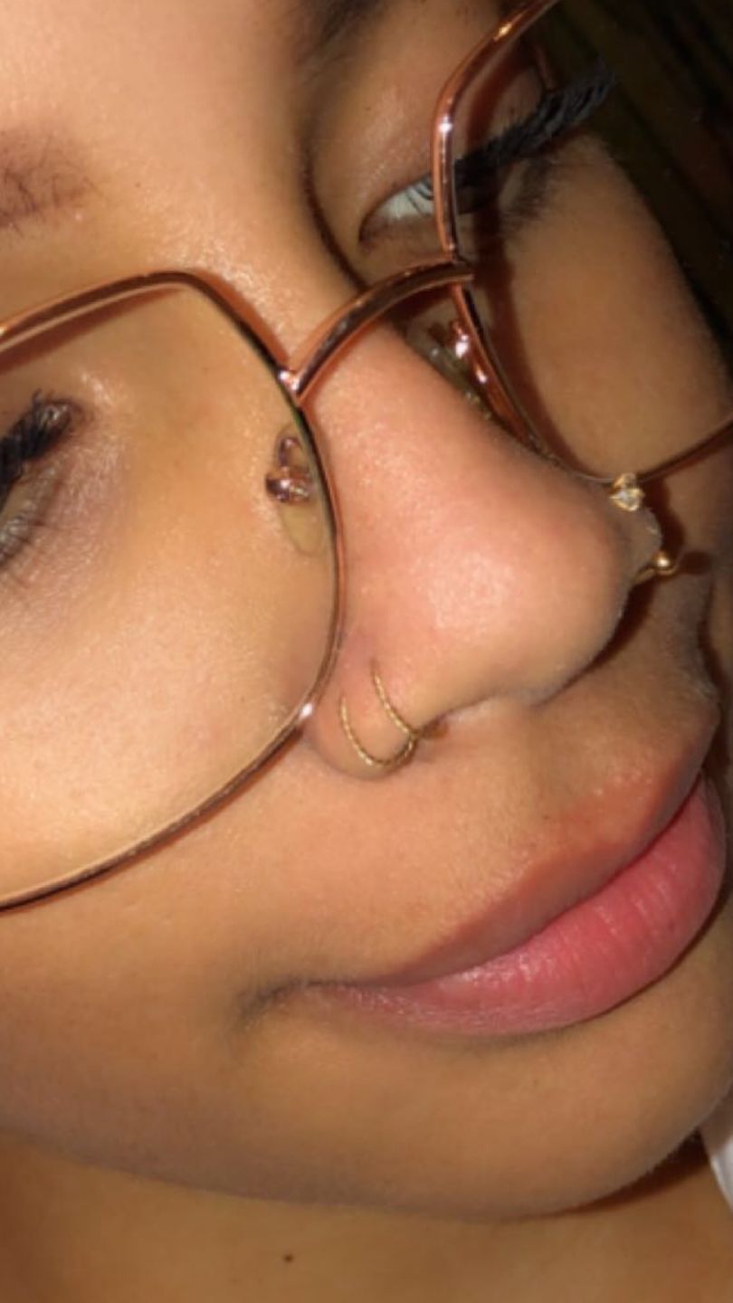Customer photo review of Le double piercing