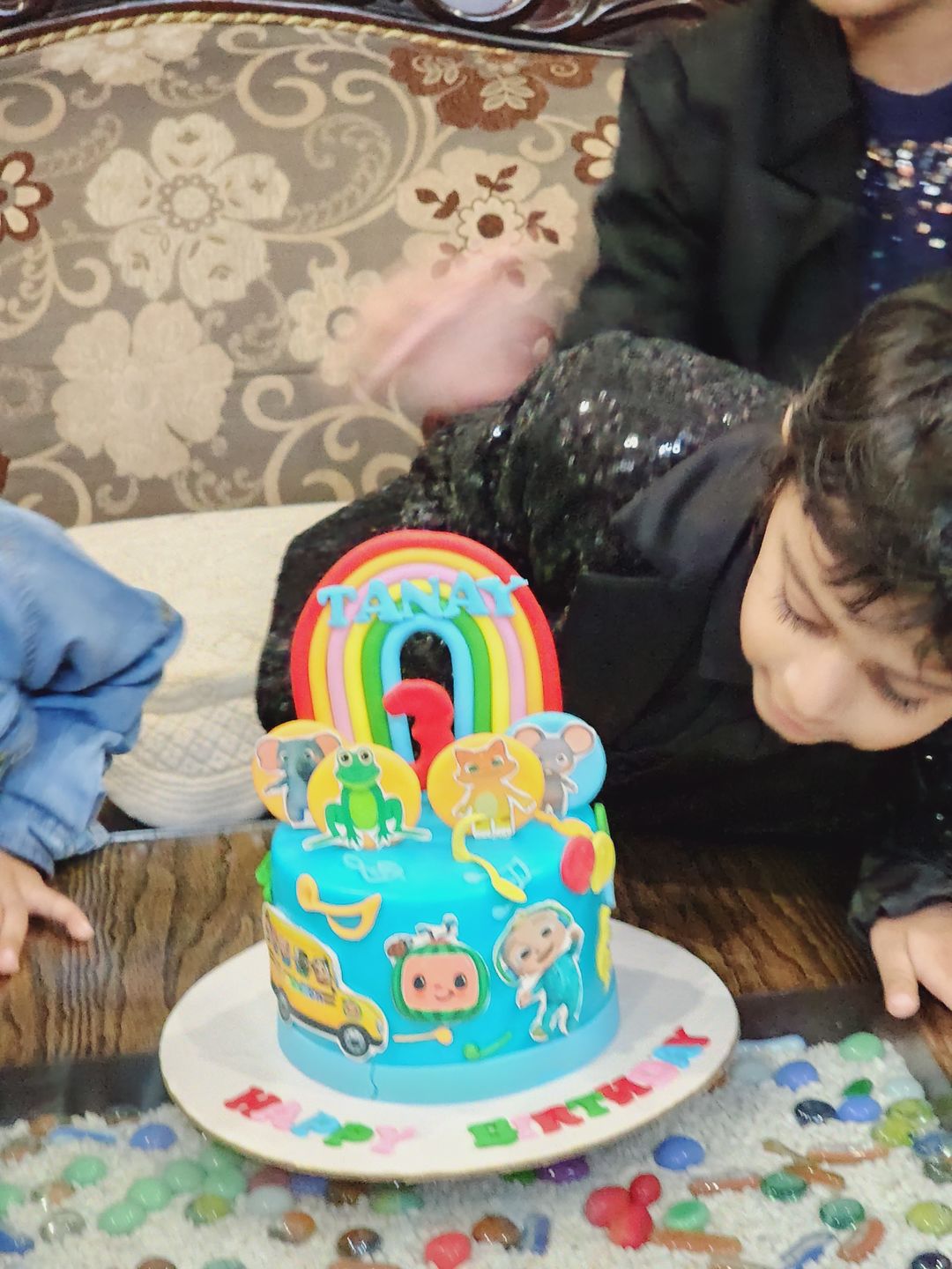 Customer photo review of Cocomelon Animals Cake