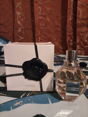 Customer photo review of Viktor & Rolf Flowerbomb EDP 100ml