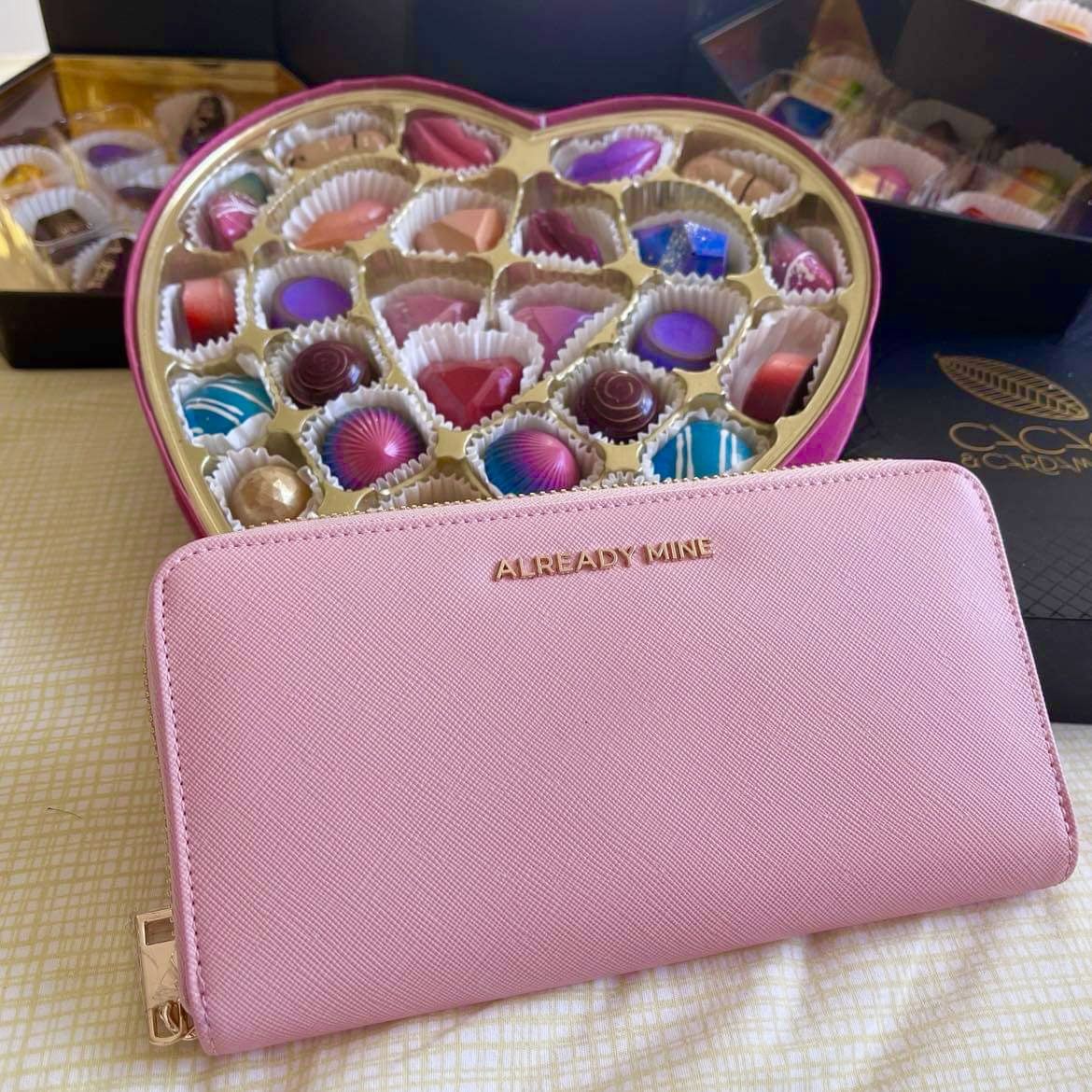 Customer photo review of Signature Chocolate Tasting Gift Set, 36 pieces