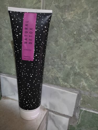 Customer photo review of SHAMPOO ANTICASPA GRASA 300 ML