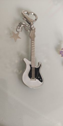 Customer photo review of Star Guitar Key Chain