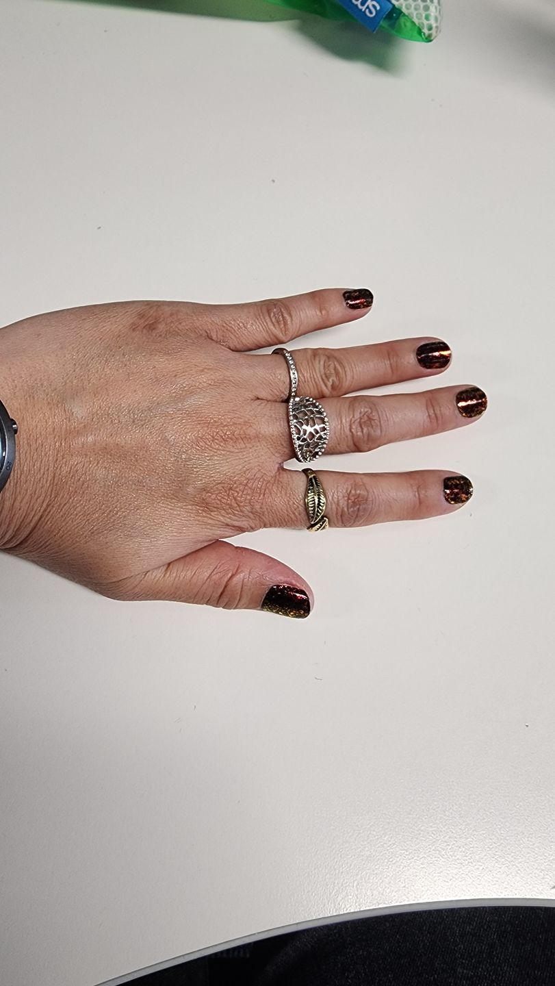 Customer photo review of Gel Nail Sticker Starter Kit (FREE UV Lamp With 2 Or More Gel Nail Stickers)