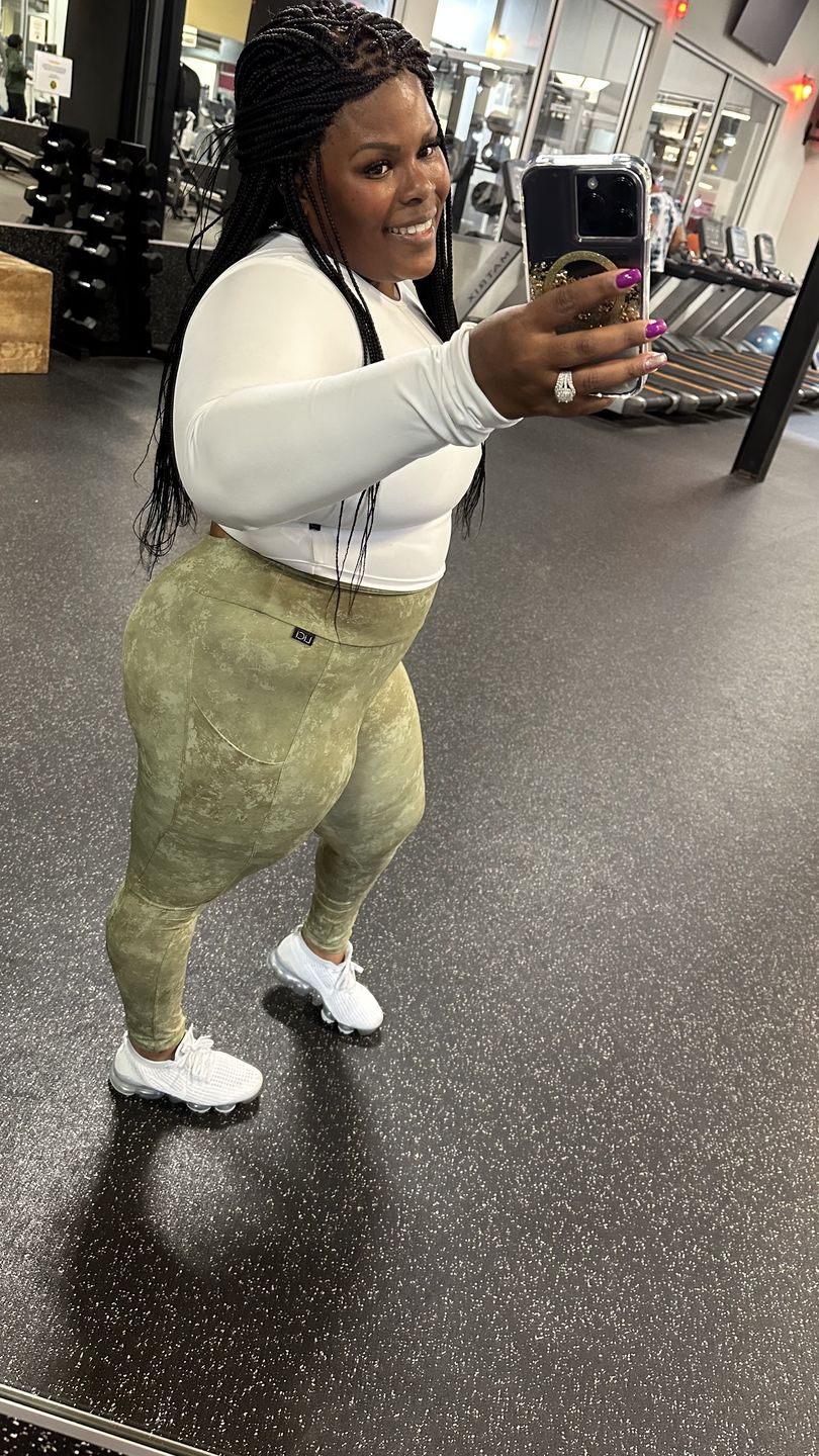 Customer photo review of White Long Sleeve Crop Top