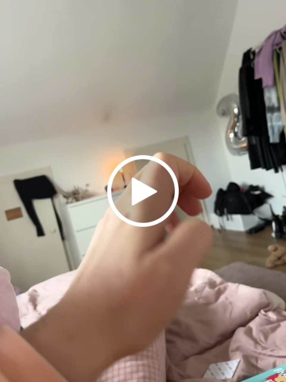 Customer video review of Gel Nail Sticker Starter Kit (FREE UV Lamp With 2 Or More Gel Nail Stickers)