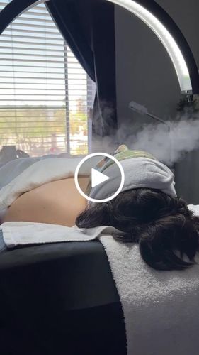 Customer video review of The CosmoGlo XL Light Bundle + Phone Clip