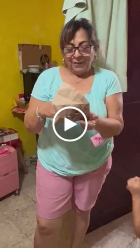 Customer video review of Cajita de Regalo Pink