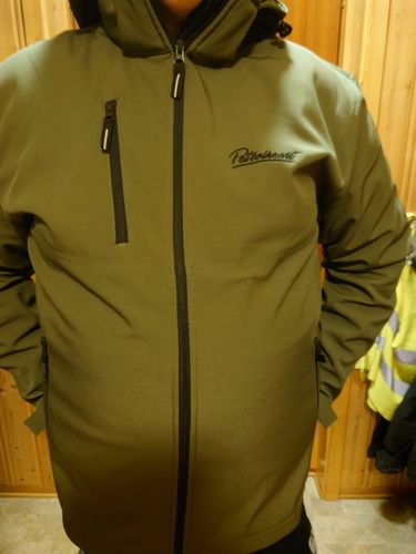 Customer photo review of Petrolheart Softshell Jacket