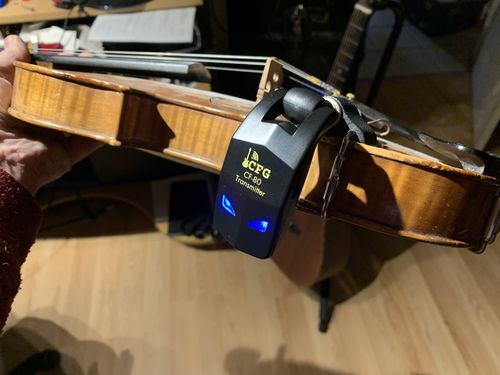 Customer photo review of [NEW 2023 model] CFG CF-80 2.4GHz Guitar/Bass Wireless System