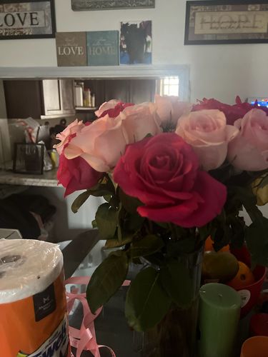 Customer photo review of Pink & Hot Pink Rose Bouquet