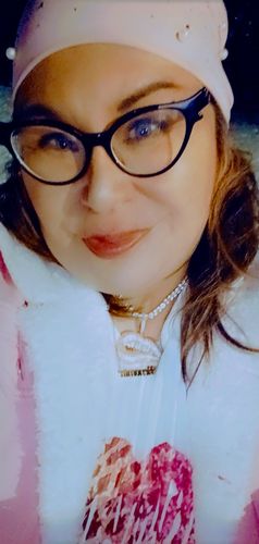 Customer photo review of BADDIE LIPS PENDANT