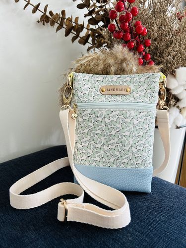 Customer photo review of Wanderlust Phone Bag Pattern