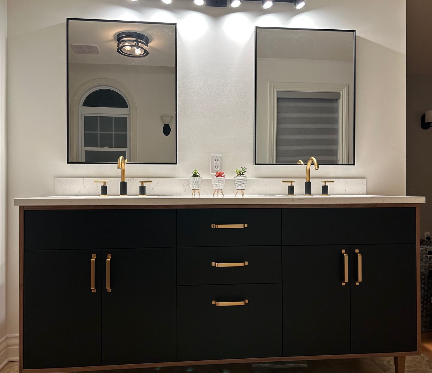 Customer photo review of Sidney 72" Matte Black Bathroom Vanity, Double Sink