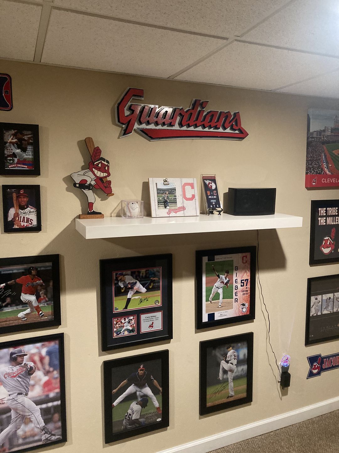 Customer photo review of Cleveland Guardians Script "GUARDIANS"  3D Vintage Metal Wall Art