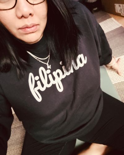 Customer photo review of Filipina Statement Crew Neck Sweatshirt