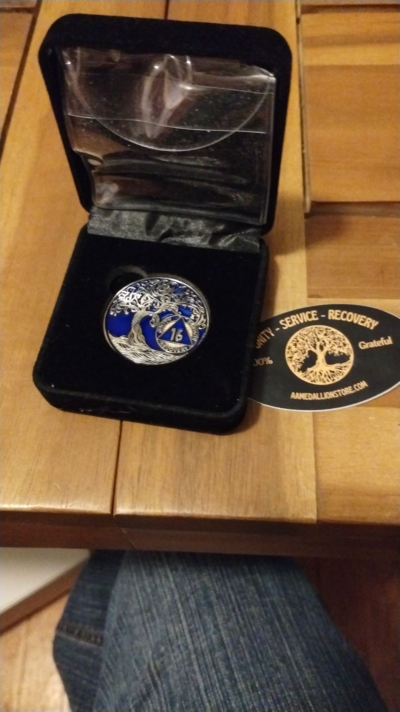 Customer photo review of 34mm Standard Size AA Medallion Velvet Box - Specialty Chip/Coin/Token Holder