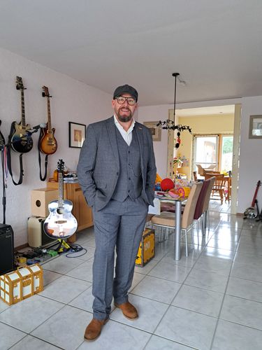 Customer photo review of Three-piece suit Tommy