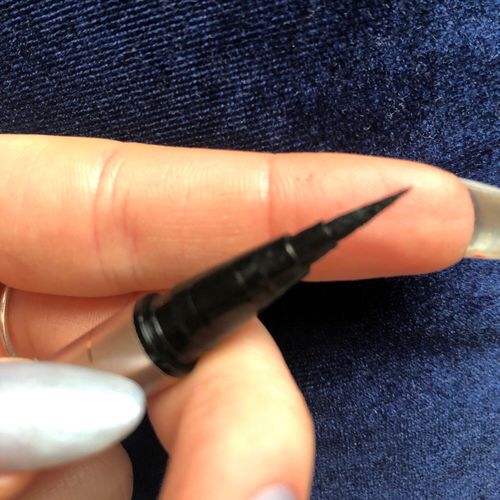 Customer photo review of O.TWO.O Super Waterproof Eyeliner