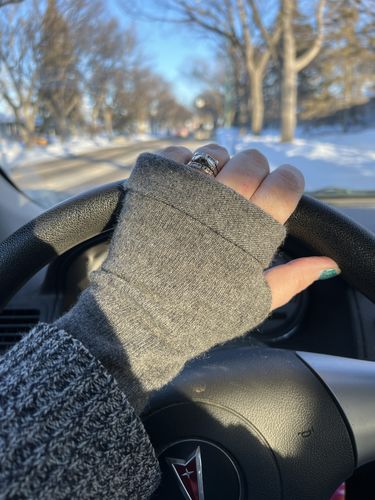 Customer photo review of Dark Gray - Fingerless Cashmere Gloves, Hand & Arm Warmers