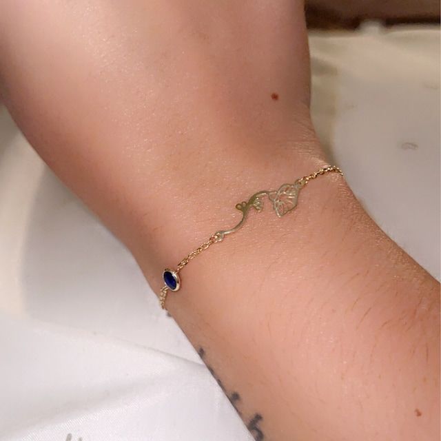 Customer photo review of Personalized Birthflower Bracelet