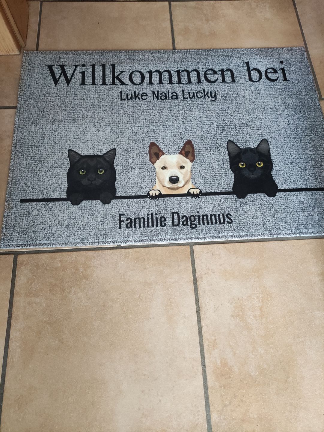 Customer photo review of Alle meine Fellnasen - Individuelle Fußmatte