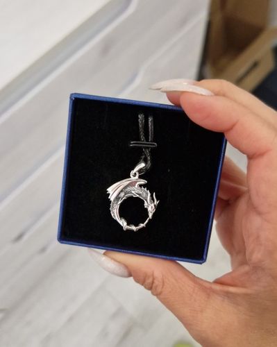 Customer photo review of Collier Dragon<br> Argenté Éternel (Argent)