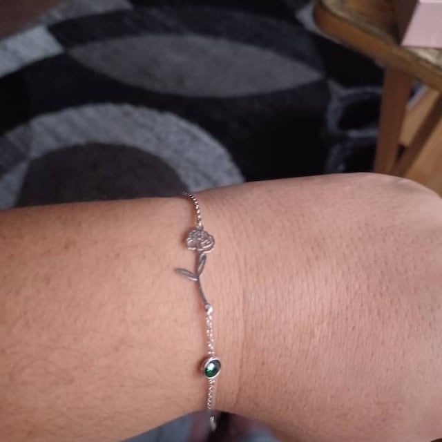 Customer photo review of Personalized Birthflower Bracelet