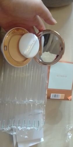 Customer photo review of O.TWO.O Silky & Moisturizing Setting Powder