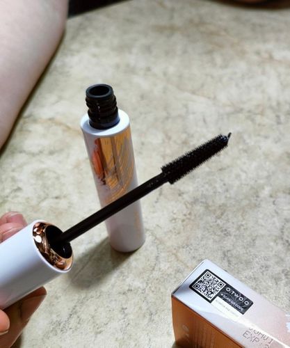 Customer photo review of O.TWO.O Lash Bold Volume Lifting Mascara