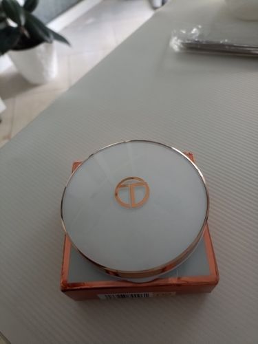 Customer photo review of O.TWO.O Silky & Moisturizing Setting Powder