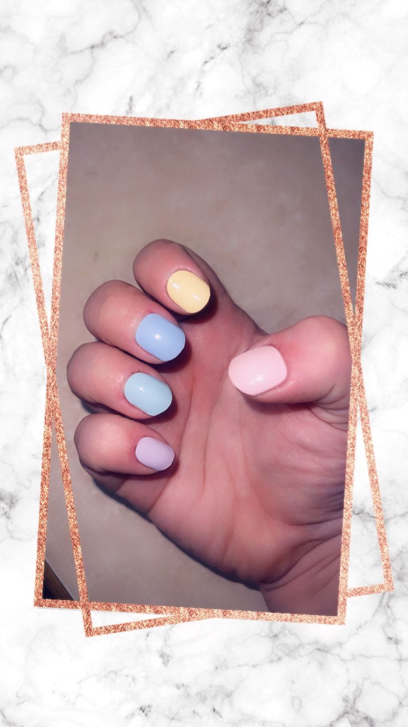 Customer photo review of Gel Nail Sticker Starter Kit (FREE UV Lamp With 2 Or More Gel Nail Stickers)