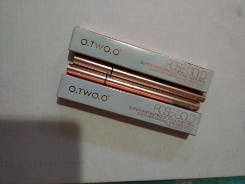 Customer photo review of O.TWO.O Super Waterproof Eyeliner