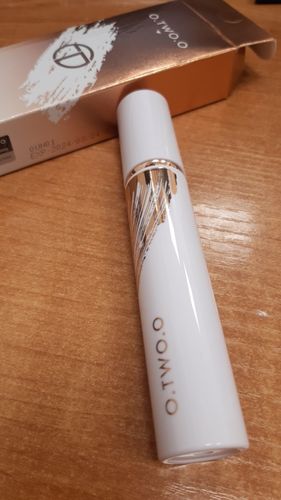 Customer photo review of O.TWO.O Lash Bold Volume Lifting Mascara