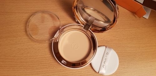 Customer photo review of O.TWO.O Silky & Moisturizing Setting Powder