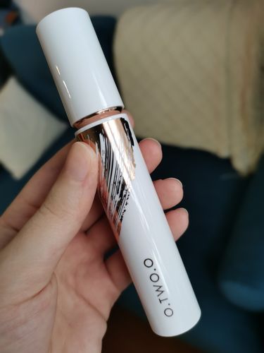 Customer photo review of O.TWO.O Lash Bold Volume Lifting Mascara