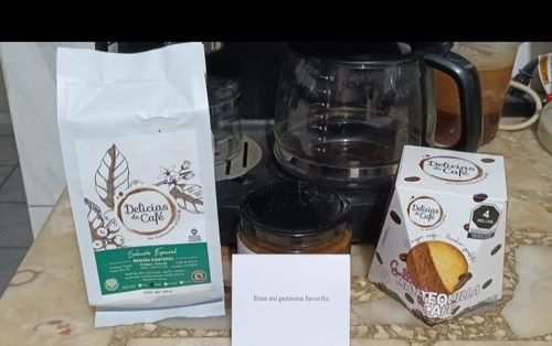 Customer photo review of Café, galletas y cajeta de café