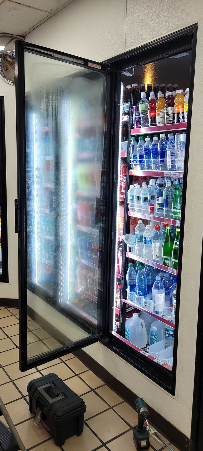 Customer photo review of T8 LED Freezer/Cooler Tube Light - V Shape - 6ft 40W 5000k Clear 4800 Lumens Rebate Eligible, Walk-in Cooler Light
