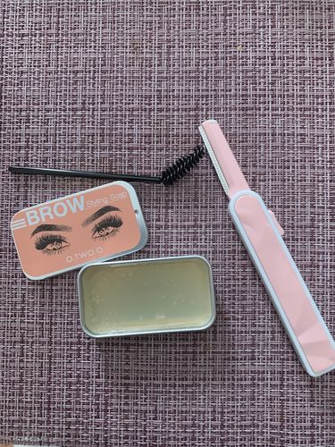Customer photo review of O.TWO.O Brow Styling Soap