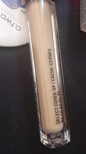 Customer photo review of O.TWO.O Cover Up Radiant Creamy Concealer