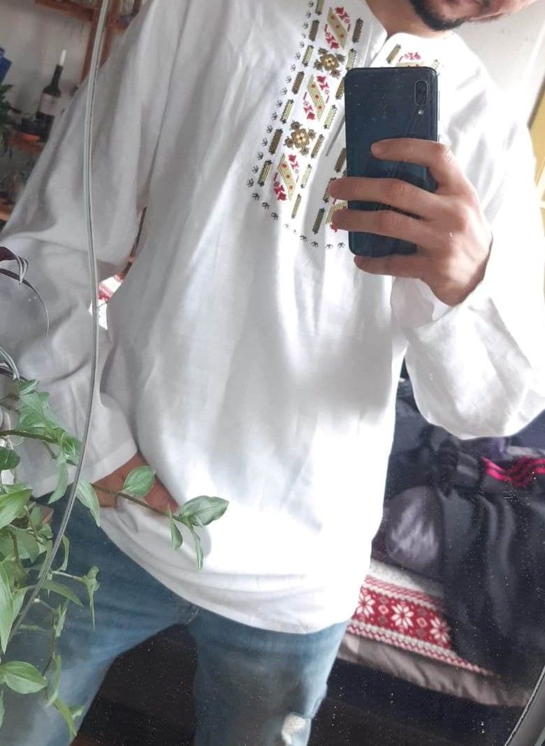 Customer photo review of Мъжка риза бродирана с шевица "Защита"