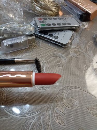 Customer photo review of O.TWO.O Matte Lip Glaze & Lipstick