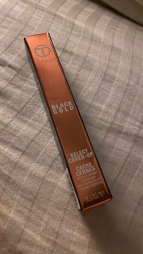 Customer photo review of O.TWO.O Cover Up Radiant Creamy Concealer