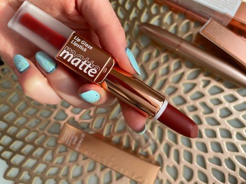 Customer photo review of O.TWO.O Matte Lip Glaze & Lipstick