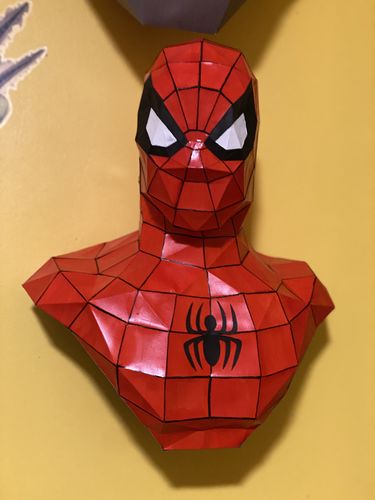 Customer photo review of Patrons Buste Spiderman (pdf)