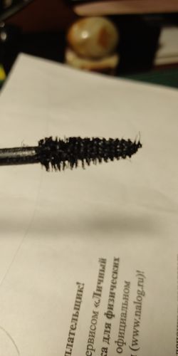 Customer photo review of O.TWO.O Gold Silk Satin Mascara