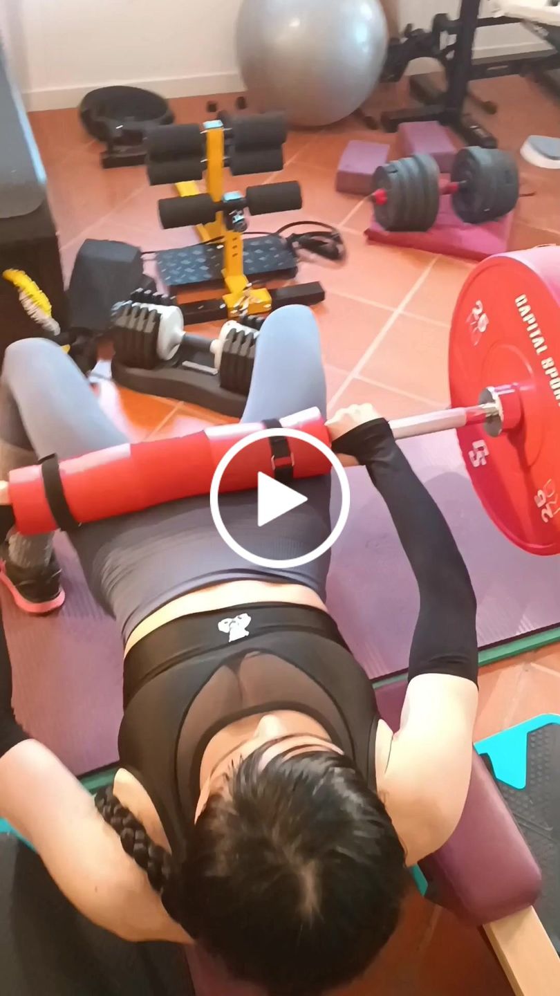 Customer video review of TOP PARIS BLACK