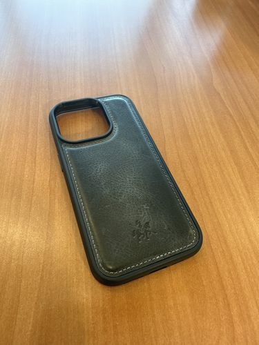 Customer photo review of Lucca Snap On Leather Case for iPhone 14 Pro