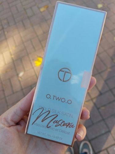Customer photo review of O.TWO.O Gold Silk Satin Mascara